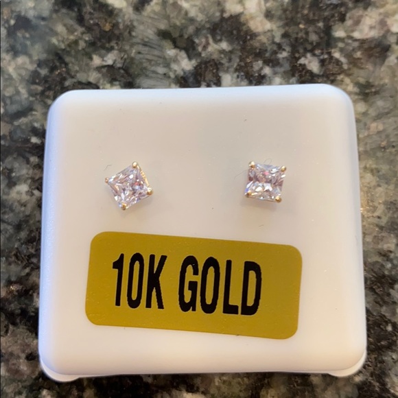 10K Gold Push Back 4mm Princess cut Earrings same day shipping - Picture 11 of 11